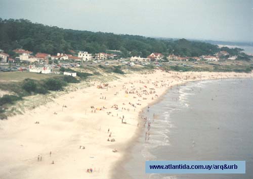 Piedra Lisa - Arco de playa visto desde el Oeste