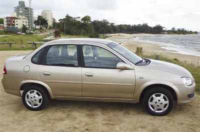 Corsa 4 puertas